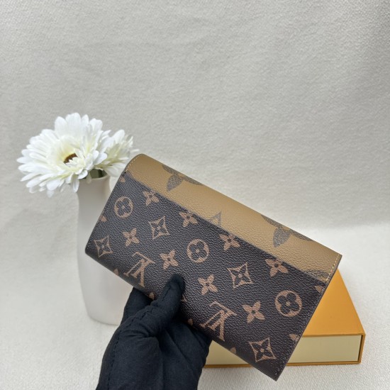 LV Bags High Quality Flip Wallet
LV Bags High Quality Flip Wallet