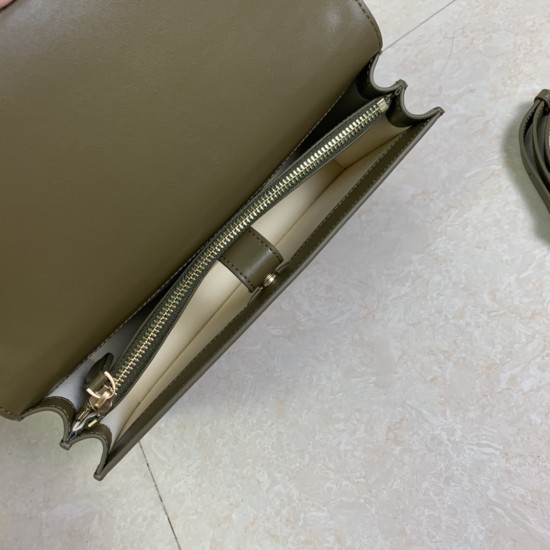 Pinko Bags Top Quality
27*17*8cm Pinko Bags Top Quality
27*17*8cm