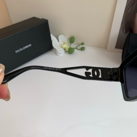 DG Glasses