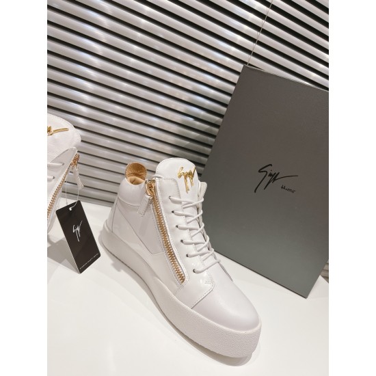 CL Shoes Casual shoes
Top Quality CL Shoes Casual shoes
Top Quality