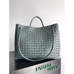 BV Bags Top Quality ANDIAMO 743575