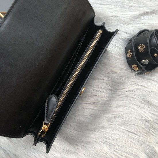 Pinko Bags Top Quality
27*17*8cm Pinko Bags Top Quality
27*17*8cm