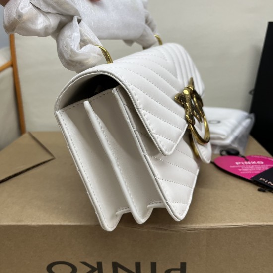 Pinko Bags Top Quality
21x13x6 Pinko Bags Top Quality
21x13x6