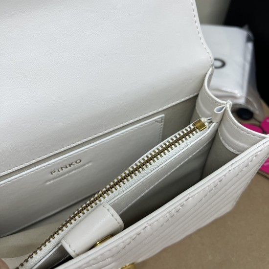 Pinko Bags Top Quality
21x13x6 Pinko Bags Top Quality
21x13x6