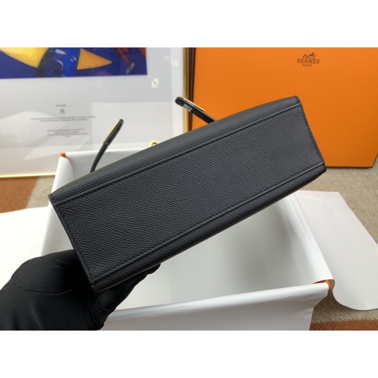 Hermes Bags Top Quality Minikelly 二代
19cm $220 Hermes Bags Top Quality Minikelly 二代
19cm $220
