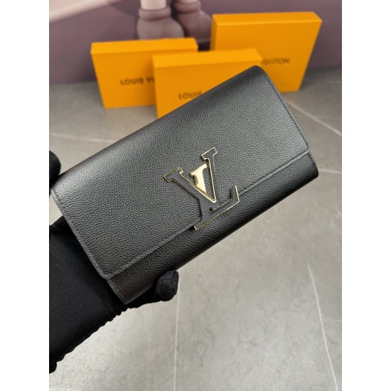 LV Bags High Quality Flip Wallet
LV Bags High Quality Flip Wallet