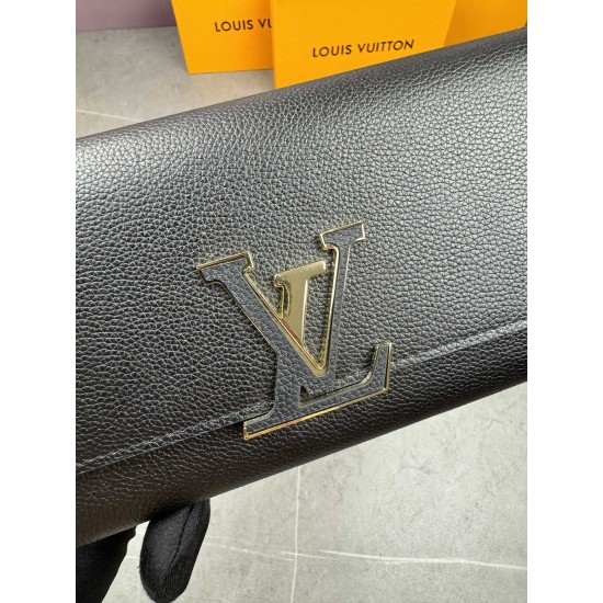 LV Bags High Quality Flip Wallet
LV Bags High Quality Flip Wallet