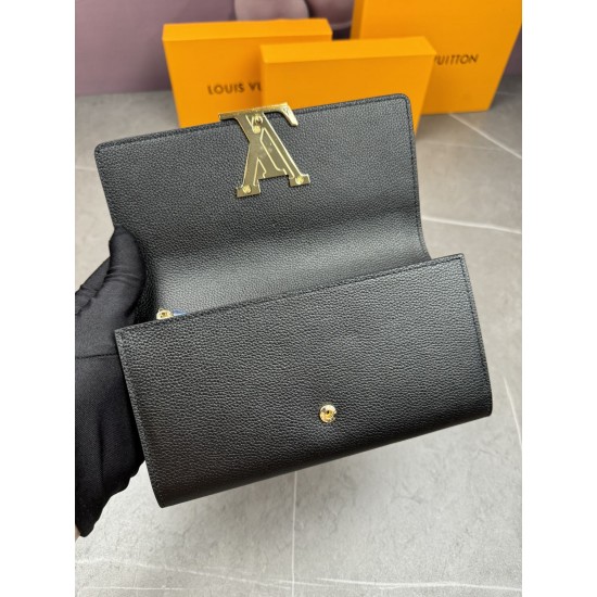 LV Bags High Quality Flip Wallet
LV Bags High Quality Flip Wallet