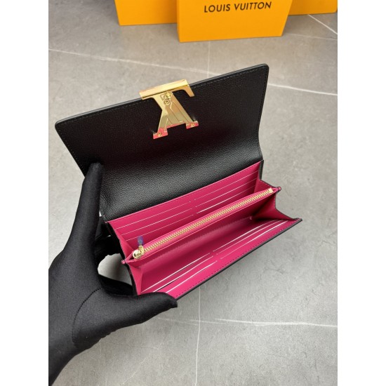 LV Bags High Quality Flip Wallet
LV Bags High Quality Flip Wallet