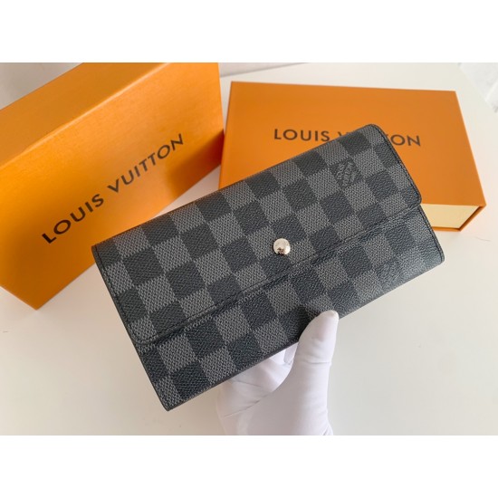 LV Bags High Quality Flip Wallet
LV Bags High Quality Flip Wallet