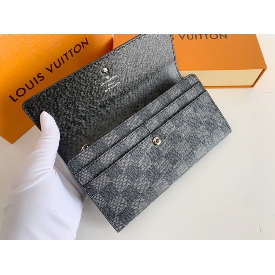 LV Bags High Quality Flip Wallet
LV Bags High Quality Flip Wallet