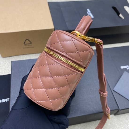 YSL Bags Top Quality
18×11×6.5 cm YSL Bags Top Quality
18×11×6.5 cm