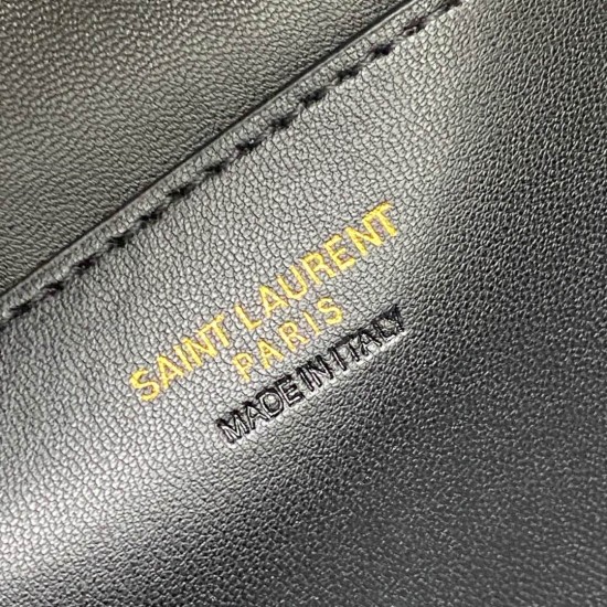 YSL Bags Top Quality
18×11×6.5 cm YSL Bags Top Quality
18×11×6.5 cm