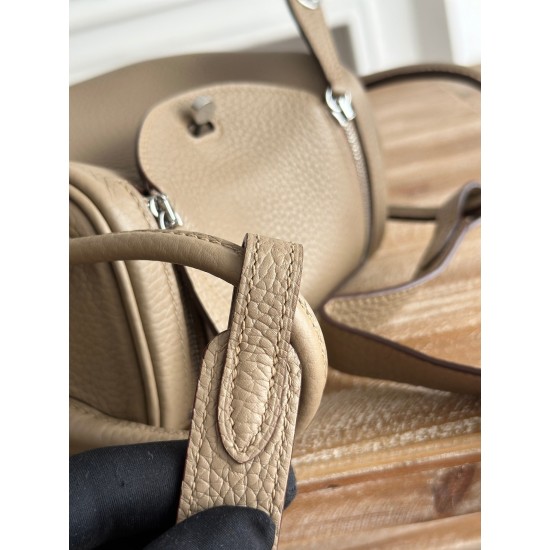 Hermes Bags Top Quality lindy琳迪
19cm $240 Hermes Bags Top Quality lindy琳迪
19cm $240