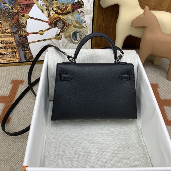 Hermes Bags Top Quality Minikelly 二代
19cm $220 Hermes Bags Top Quality Minikelly 二代
19cm $220