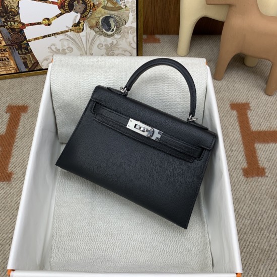 Hermes Bags Top Quality Minikelly 二代
19cm $220 Hermes Bags Top Quality Minikelly 二代
19cm $220