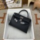 Hermes Bags Top Quality Minikelly 二代
19cm $220 Hermes Bags Top Quality Minikelly 二代
19cm $220