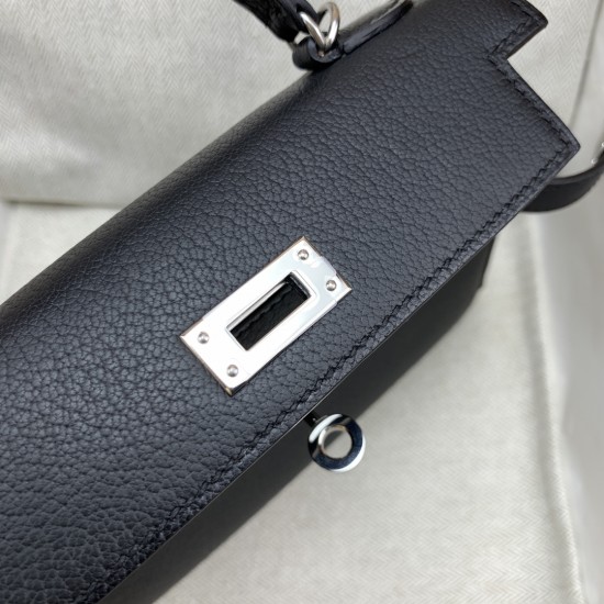 Hermes Bags Top Quality Minikelly 二代
19cm $220 Hermes Bags Top Quality Minikelly 二代
19cm $220
