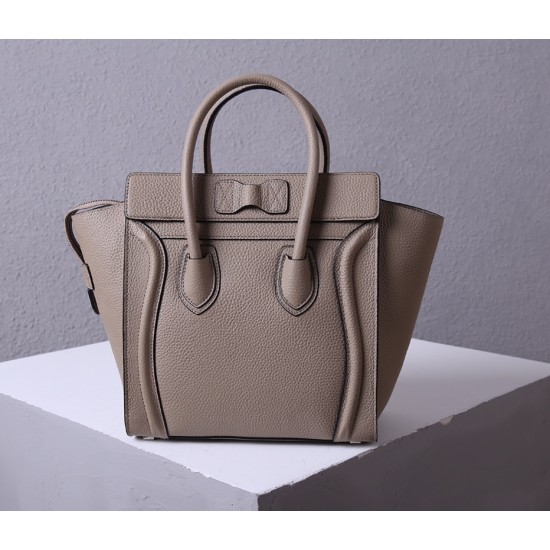 Celine Bags Top Quality
Small size 20 * 20 * 8cm
Medium size 26 * 26 * 13cm
Large size 30 * 30 * 15cm Celine Bags Top Quality
Small size 20 * 20 * 8cm
Medium size 26 * 26 * 13cm
Large size 30 * 30 * 15cm