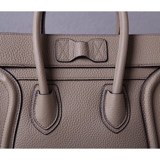 Celine Bags Top Quality
Small size 20 * 20 * 8cm
Medium size 26 * 26 * 13cm
Large size 30 * 30 * 15cm Celine Bags Top Quality
Small size 20 * 20 * 8cm
Medium size 26 * 26 * 13cm
Large size 30 * 30 * 15cm