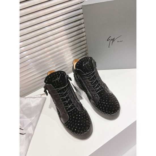 CL Shoes Casual shoes
Top Quality CL Shoes Casual shoes
Top Quality
