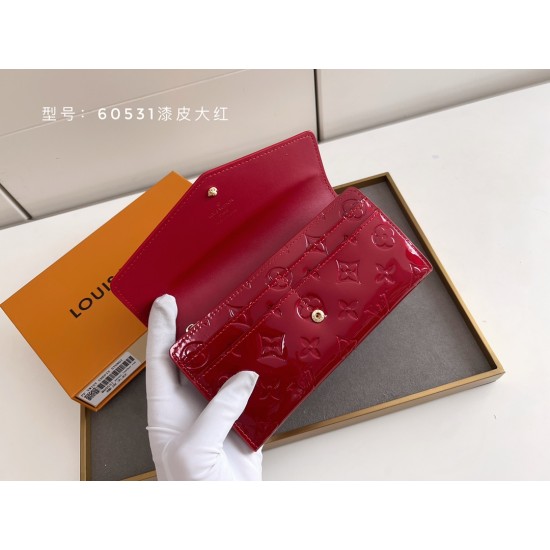 LV Bags High Quality Flip Wallet
LV Bags High Quality Flip Wallet