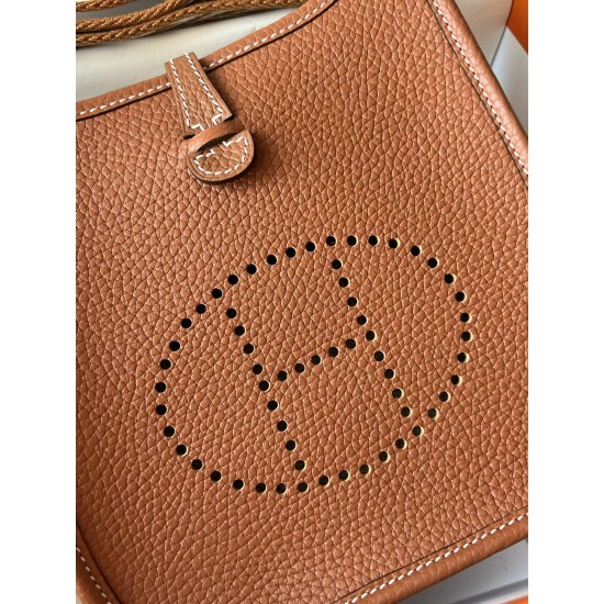 Hermes Bags Top Quality Evelyne 17cm
Hermes Bags Top Quality Evelyne 17cm