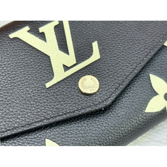 LV Bags High Quality Flip Wallet
LV Bags High Quality Flip Wallet