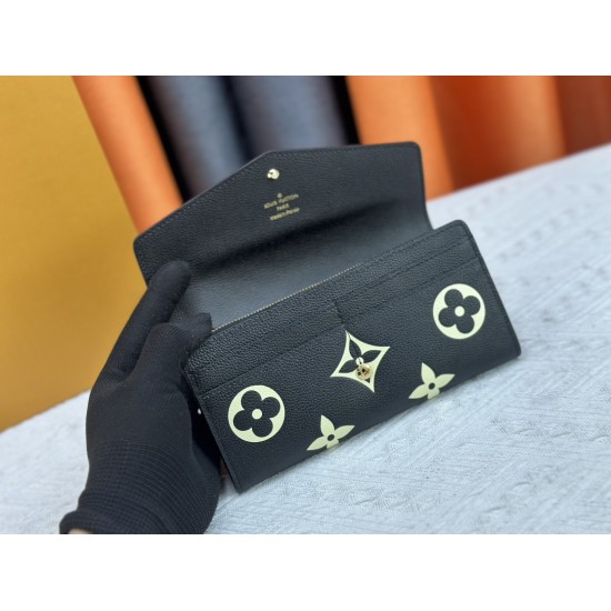 LV Bags High Quality Flip Wallet
LV Bags High Quality Flip Wallet