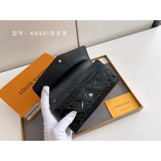 LV Bags High Quality Flip Wallet
LV Bags High Quality Flip Wallet