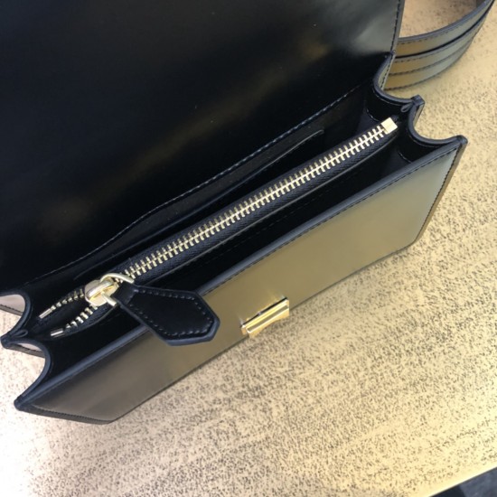 Pinko Bags Top Quality
21x13x6 Pinko Bags Top Quality
21x13x6