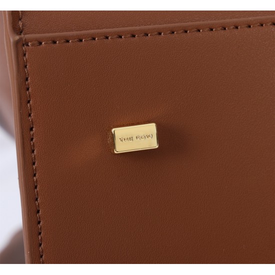 The Row Bags Top Quality
Small:26.20.18
Big:38.26.23 The Row Bags Top Quality
Small:26.20.18
Big:38.26.23