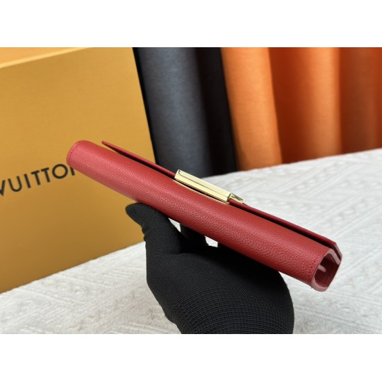 LV Bags High Quality Flip Wallet
LV Bags High Quality Flip Wallet