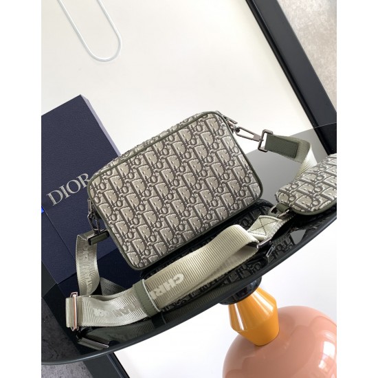 Dior Bags Top Quality
Saddle Set 23.3 x 16.5 x 4.3 Dior Bags Top Quality
Saddle Set 23.3 x 16.5 x 4.3