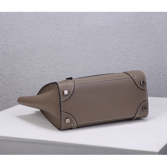 Celine Bags Top Quality 
Small size 20 * 20 * 8cm
Medium size 26 * 26 * 13cm
Large size 30 * 30 * 15cm