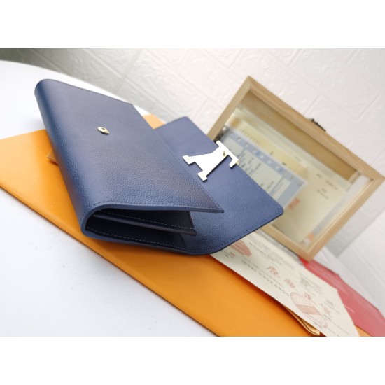 LV Bags High Quality Flip Wallet
LV Bags High Quality Flip Wallet