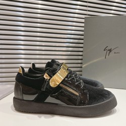CL Shoes Casual shoes

 Top Quality