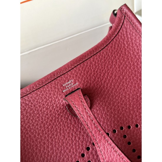 Hermes Bags Top Quality Evelyne 17cm
Hermes Bags Top Quality Evelyne 17cm