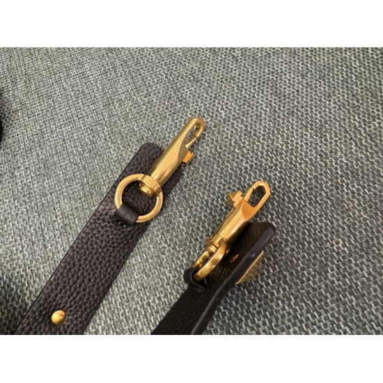 Valentino Bags Top Quality
35/25/17cm Valentino Bags Top Quality
35/25/17cm