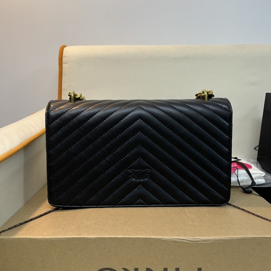 Pinko Bags Top Quality
27*17*8cm Pinko Bags Top Quality
27*17*8cm