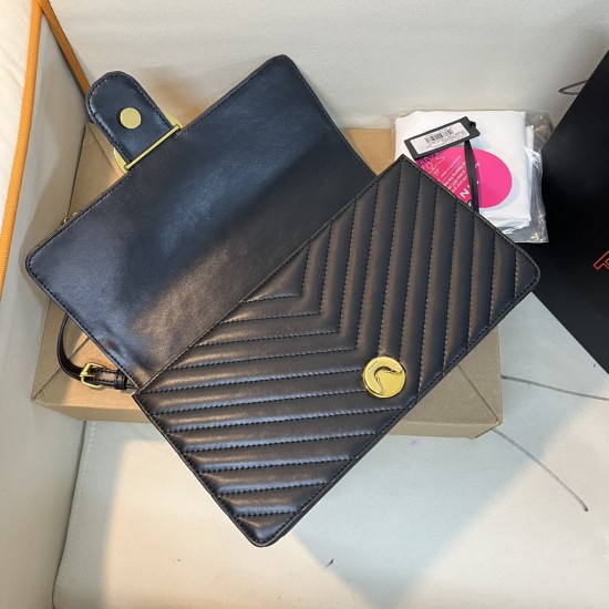 Pinko Bags Top Quality
27*17*8cm Pinko Bags Top Quality
27*17*8cm