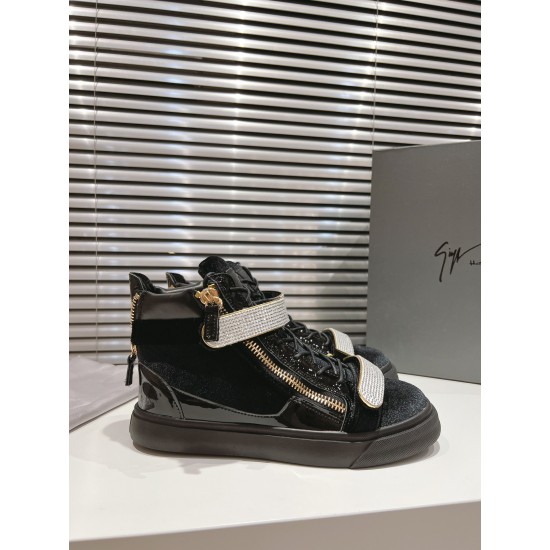 CL Shoes Casual shoes
Top Quality CL Shoes Casual shoes
Top Quality