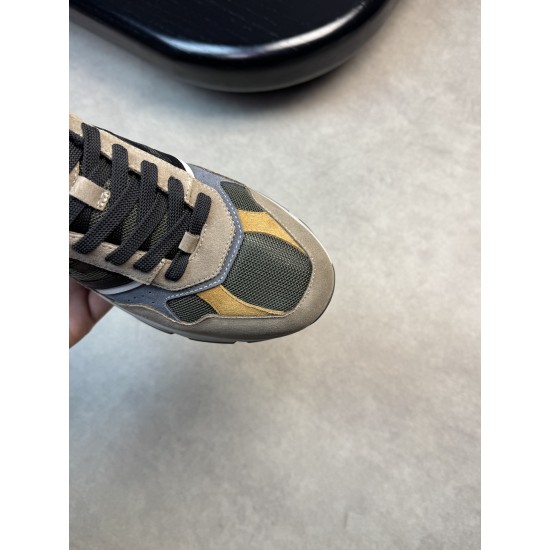 Hogan Shoes Top Quality
35-45 men and women same Hogan Shoes Top Quality
35-45 men and women same