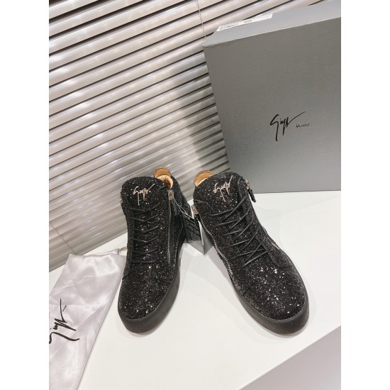 CL Shoes Casual shoes
Top Quality CL Shoes Casual shoes
Top Quality