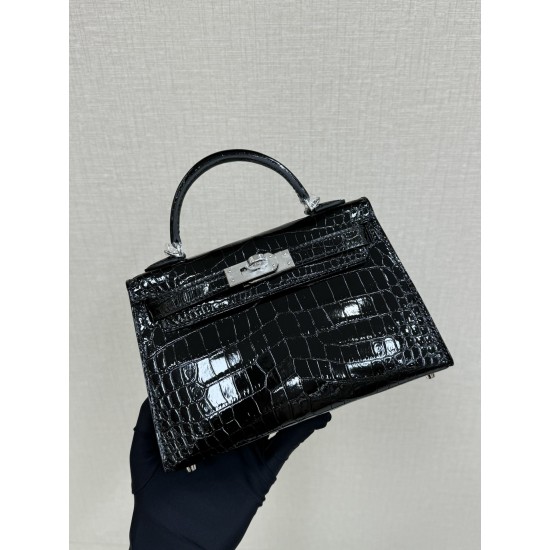 Hermes Bags Top Quality Minikelly 二代
19cm $220 Hermes Bags Top Quality Minikelly 二代
19cm $220