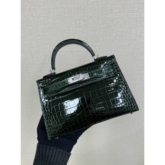 Hermes Bags Top Quality Minikelly 二代
19cm $220 Hermes Bags Top Quality Minikelly 二代
19cm $220