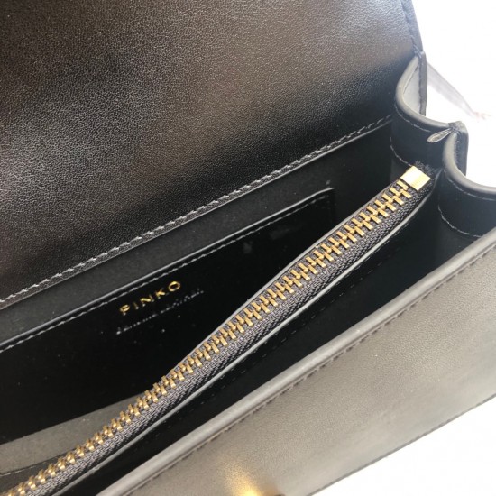 Pinko Bags Top Quality
21x13x6 Pinko Bags Top Quality
21x13x6