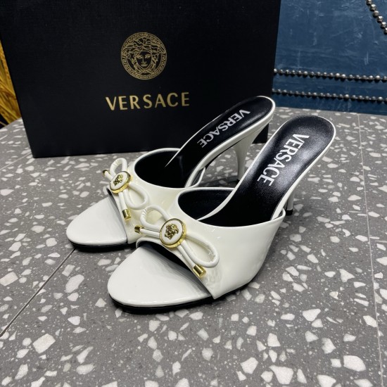 Versace Shoes Fashion shoes
Top Quality Versace Shoes Fashion shoes
Top Quality