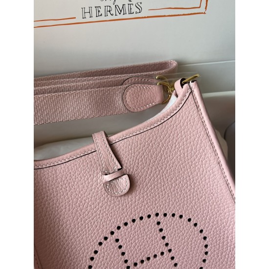 Hermes Bags Top Quality Evelyne 17cm
Hermes Bags Top Quality Evelyne 17cm