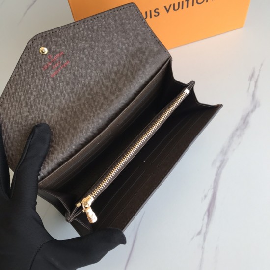 LV Bags High Quality Flip Wallet
LV Bags High Quality Flip Wallet